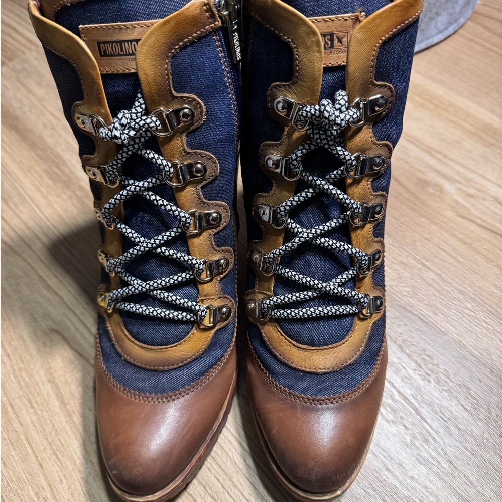 Pikolinos Brown and Blue Lace-Up Boots